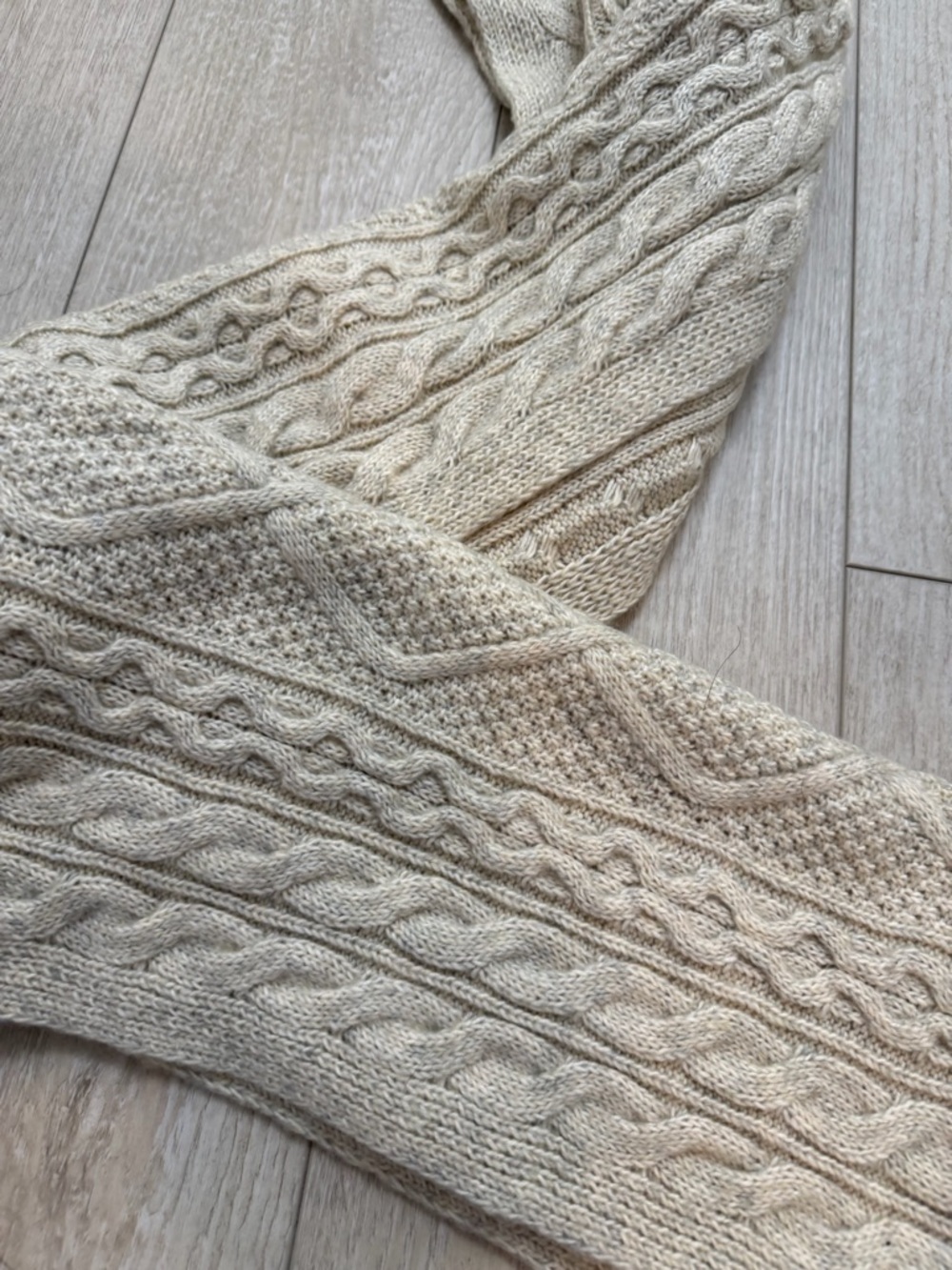 Banana Republic Cable Knit Scarf in Cream - Picture 8 of 8